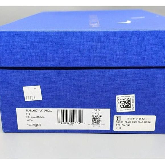 NIB STUART WEITZMAN Pearl Knot Metallic Leather Flat Sandals Size 7 B MSRP $395 - Picture 8 of 8